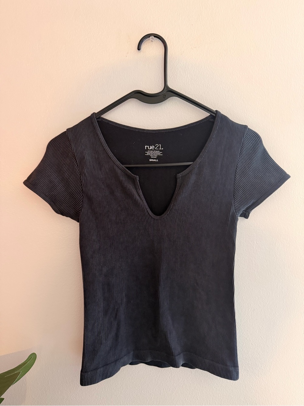 RUE21 Ribbed Crop Top Dark Gray Short Sleeve | Trendy Casual Women’s Top Size S